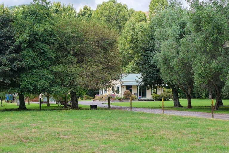 Photo of property in 347 Kuku Road East, Kuku, Levin, 5570