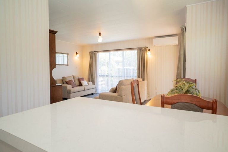 Photo of property in 3/2 Bill Ashcroft Grove, Havelock North, 4130