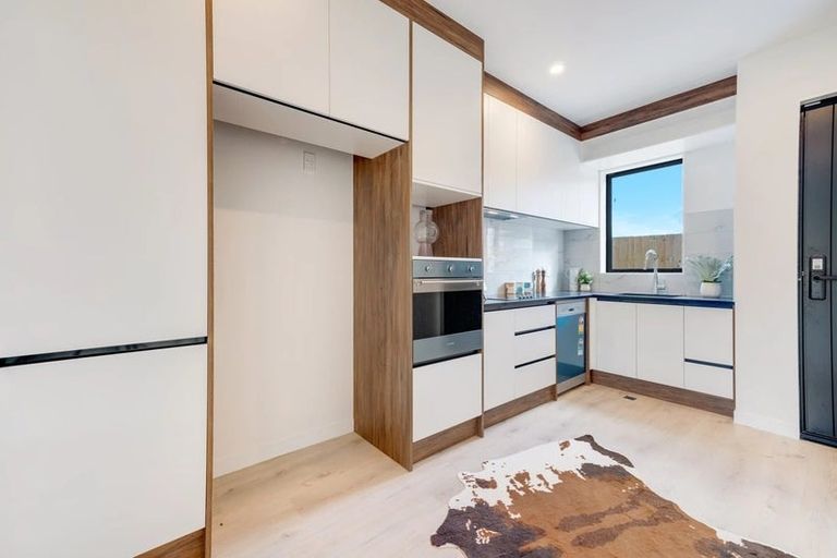 Photo of property in 9c Pukeroa Place, Papakura, 2110