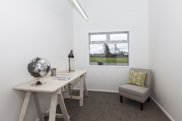 Photo of property in 5 Picadilly Avenue, Casebrook, Christchurch, 8051