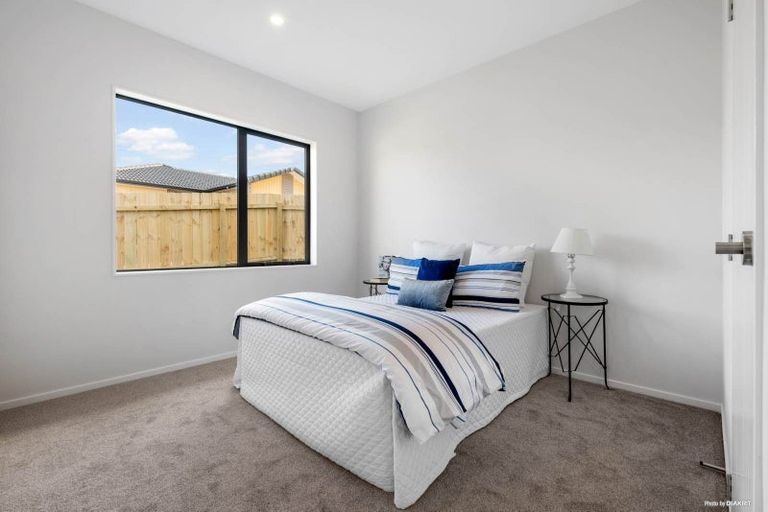 Photo of property in 1 Creswell Lane, Papakura, 2110