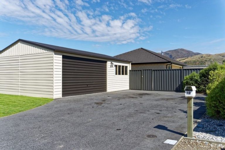 Photo of property in 18 Stowell Drive, Cromwell, 9310