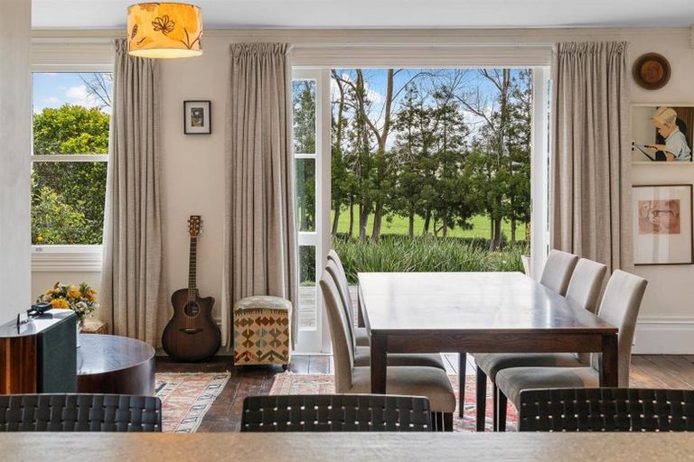 Photo of property in 124 Rimmer Road, Helensville, 0875