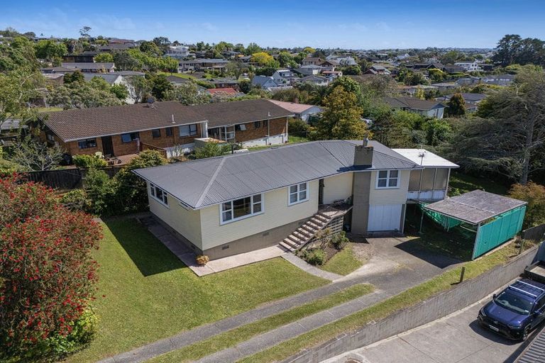 Photo of property in 46 Colwill Road, Massey, Auckland, 0614