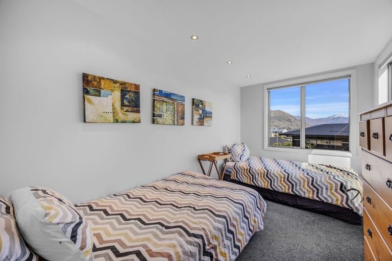 Photo of property in 5 Pearce Place, Wanaka, 9305