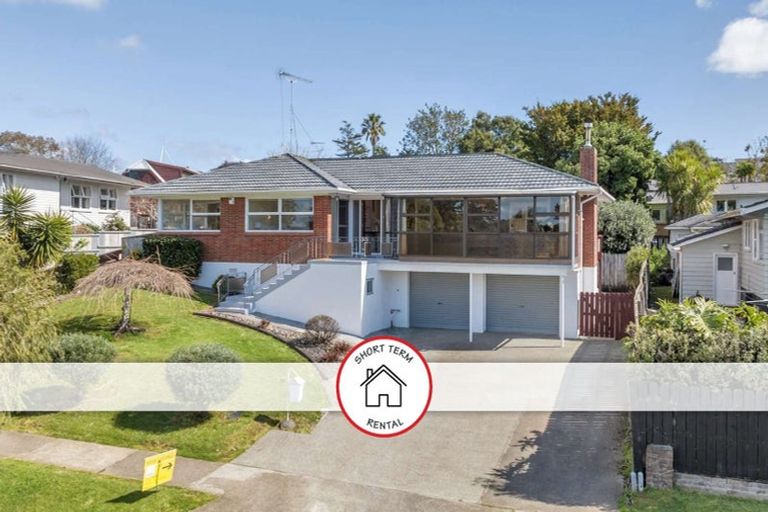 Photo of property in 75 Ennis Avenue, Pakuranga Heights, Auckland, 2010