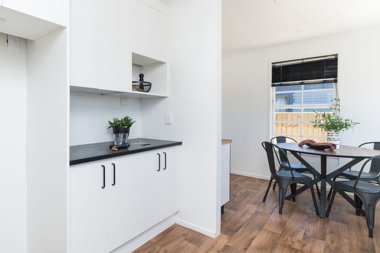 Photo of property in 12 Motuoapa Place, Kelvin Grove, Palmerston North, 4414