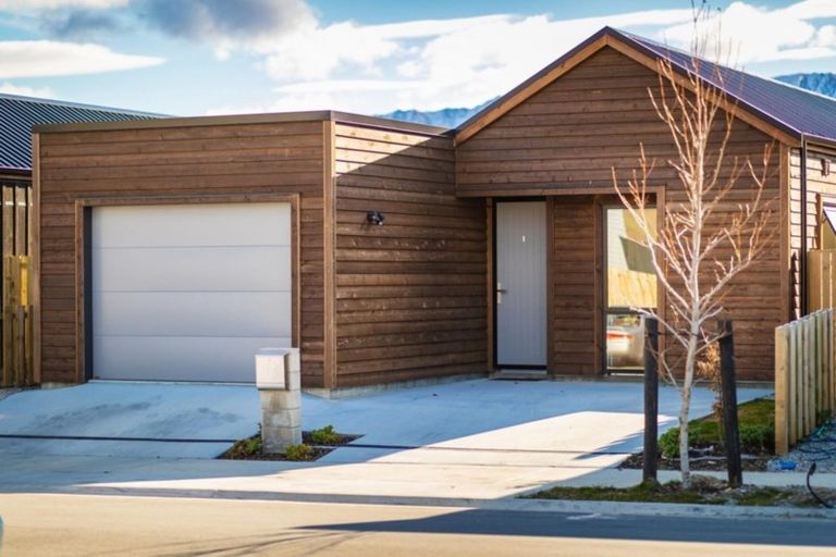 Photo of property in 19 Lauder Street, Lake Hayes, Queenstown, 9304