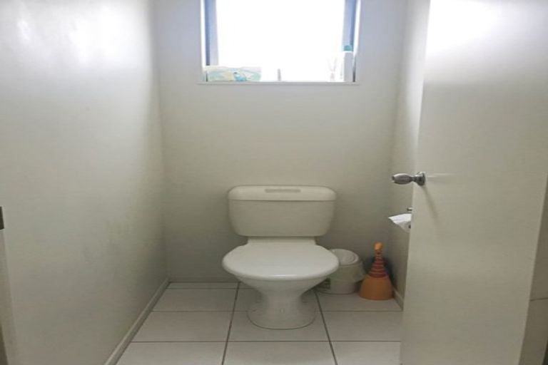 Photo of property in 30 Bruce Pulman Drive, Takanini, 2112