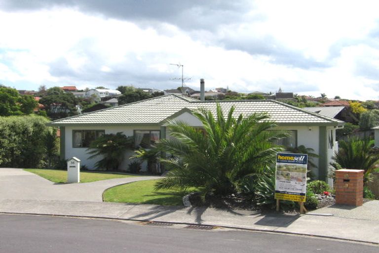 Photo of property in 36 Vermeer Place, West Harbour, Auckland, 0618