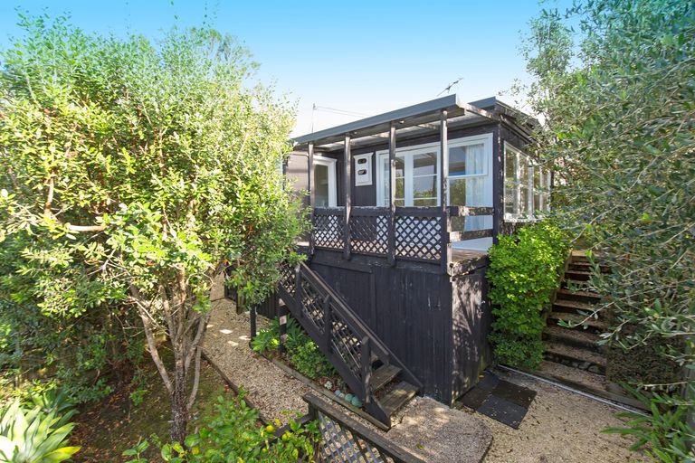 Photo of property in 11 Kauri Road, Stanmore Bay, Whangaparaoa, 0932