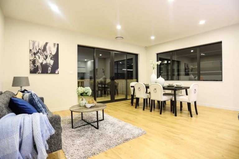 Photo of property in 32 Bine Crescent, Orewa, 0931