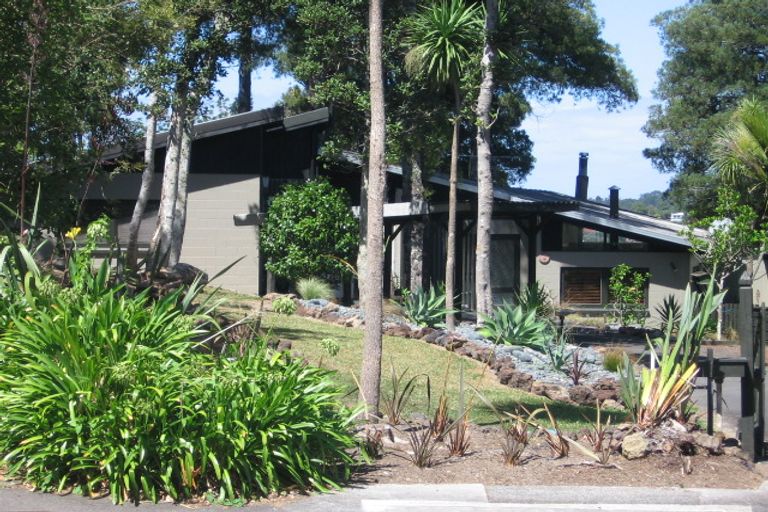 Photo of property in 25 Arcadia Crescent, Bayview, Auckland, 0629