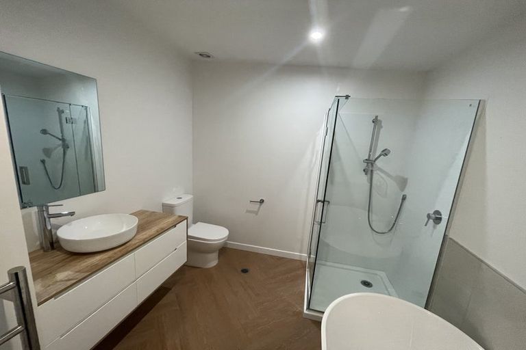 Photo of property in 35 Lewis Road, Pakuranga, Auckland, 2010