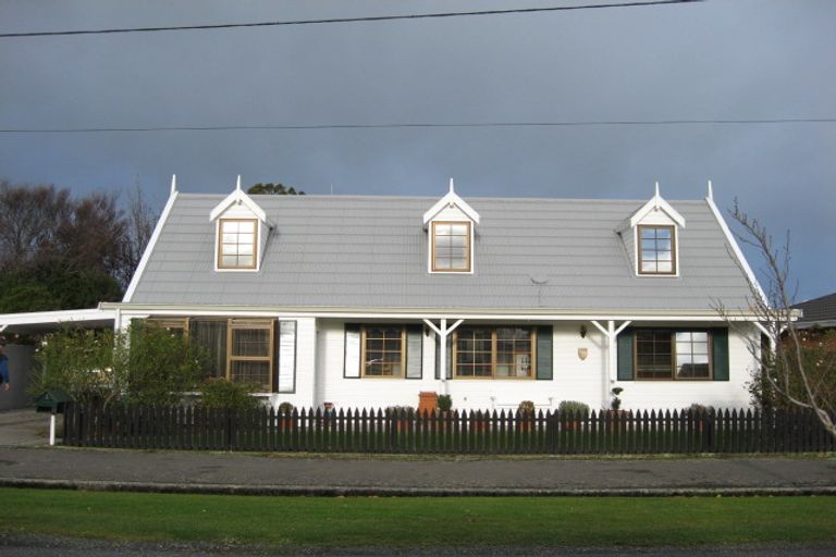 Photo of property in 1 Duthie Street, Milton, 9220