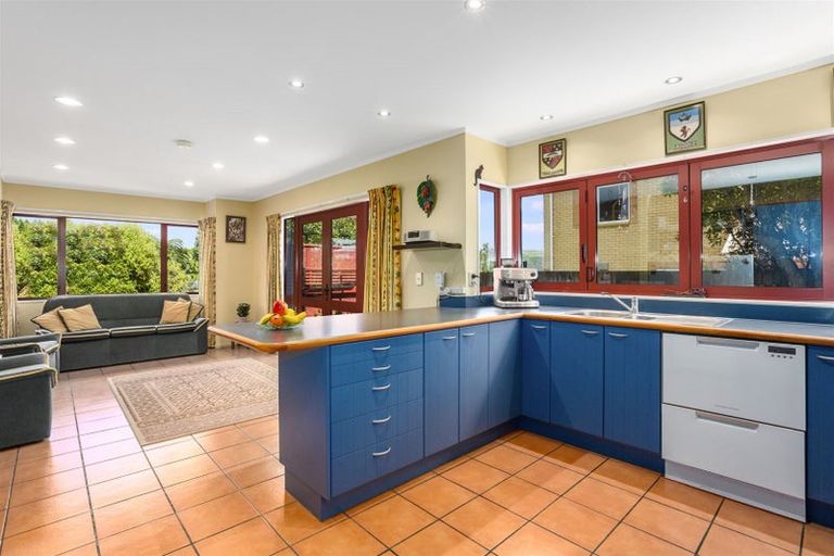Photo of property in 12 Kilkelly Close, Tawa, Wellington, 5028