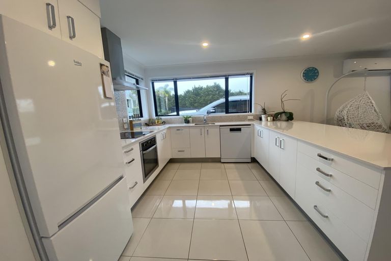 Photo of property in 33 Amsharlo Drive, Kerikeri, 0230