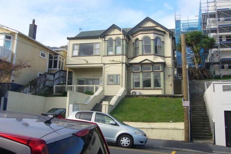 Photo of property in 4 Hawker Street, Mount Victoria, Wellington, 6011