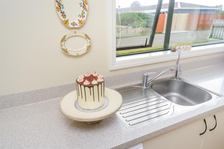 Photo of property in 12 Barnett Drive, Marton, 4710