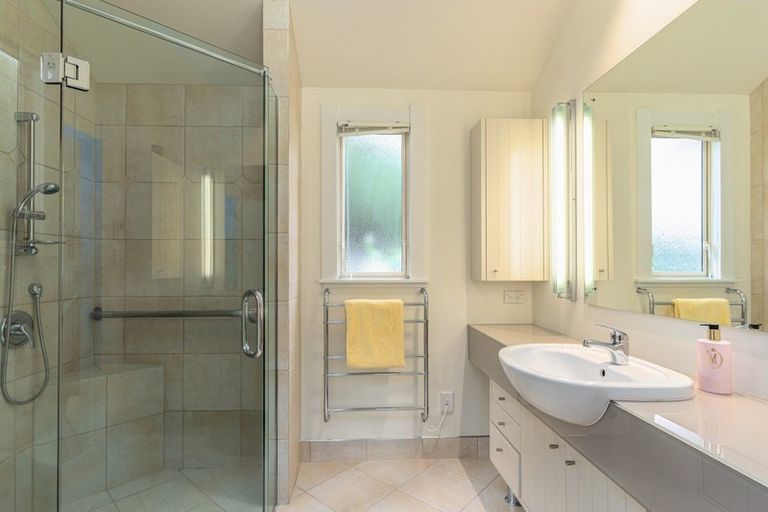 Photo of property in 3 Caccia Birch Lane, Hokowhitu, Palmerston North, 4410