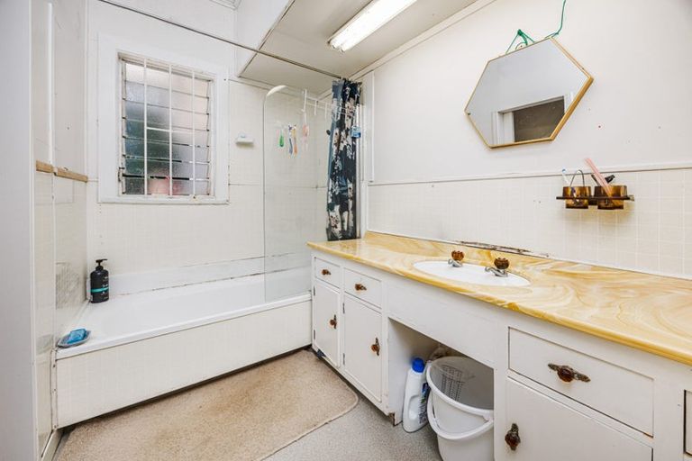 Photo of property in 1-2/144 Kolmar Road, Papatoetoe, Auckland, 2025