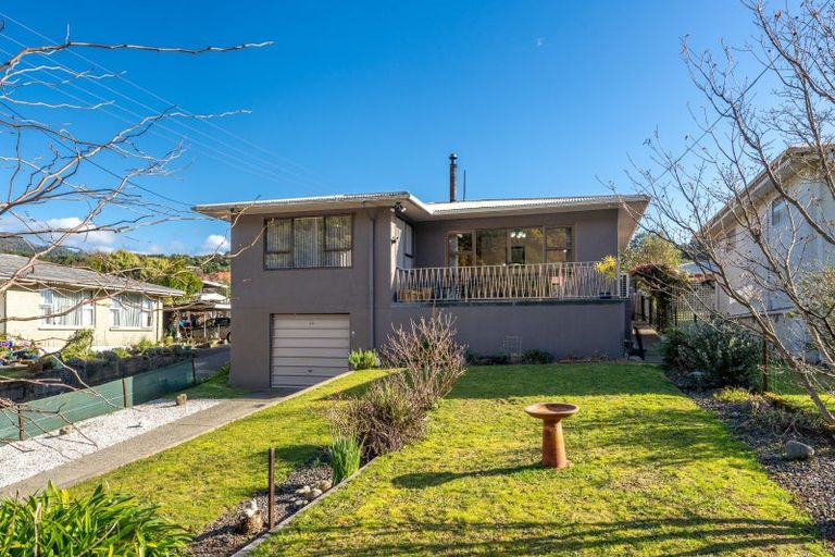 Photo of property in 111 Waikawa Road, Picton, 7220