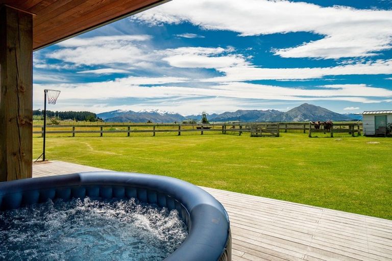 Photo of property in 182 Stevenson Road, Wanaka, 9382
