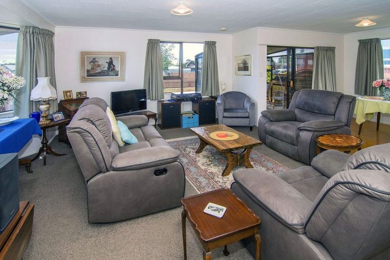 Photo of property in 1 Lowes Place, Solway, Masterton, 5810