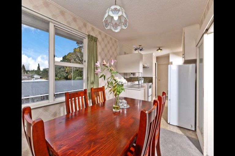 Photo of property in 1/28 Sequoia Place, Sunnynook, Auckland, 0620