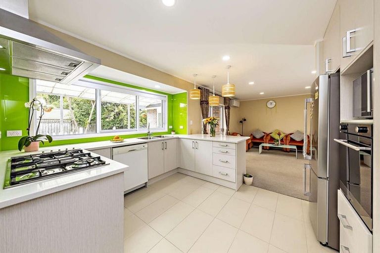 Photo of property in 147 Millhouse Drive, Golflands, Auckland, 2013