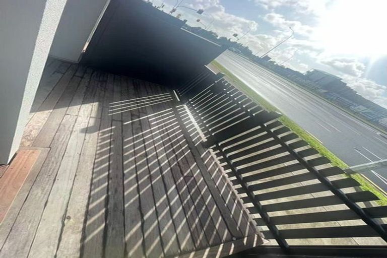 Photo of property in 3 Lemon Tree Lane, Flat Bush, Auckland, 2019