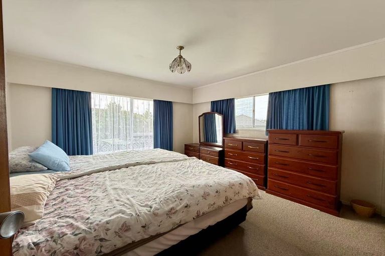 Photo of property in 8 Kowhai Road, Campbells Bay, Auckland, 0630