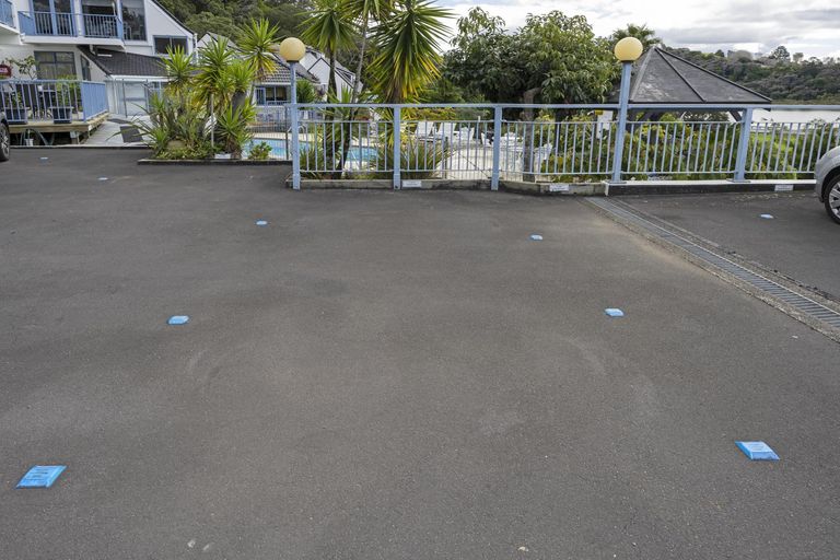 Photo of property in 2h Weranui Road, Waiwera, Orewa, 0994