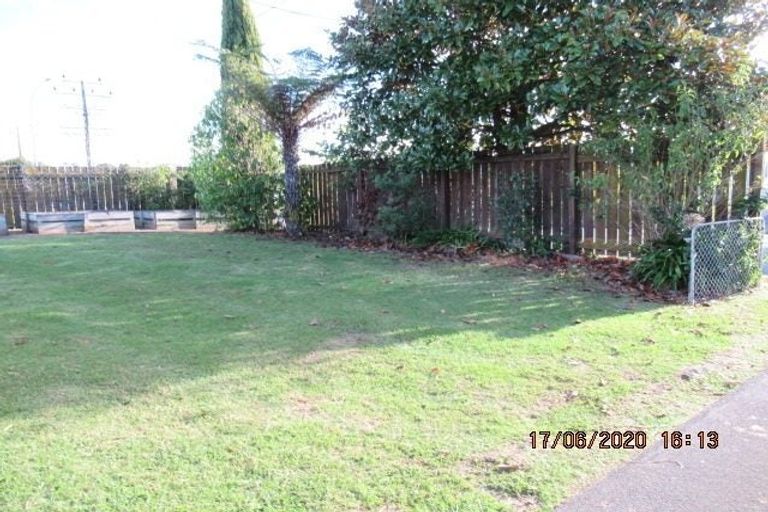 Photo of property in 63 Hepburn Road, Glendene, Auckland, 0602