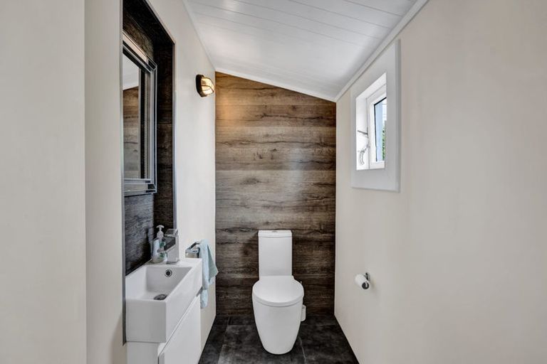 Photo of property in 120 Manawapou Road, Hawera, 4610