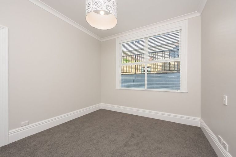 Photo of property in 62 Hawker Street, Mount Victoria, Wellington, 6011
