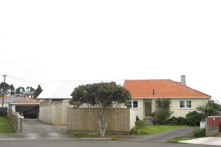 Photo of property in 9-11 Raleigh Street, Vogeltown, New Plymouth, 4310