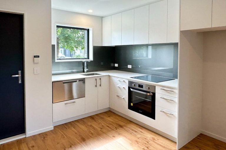 Photo of property in 2/4 Mcleod Street, Richmond, Christchurch, 8013