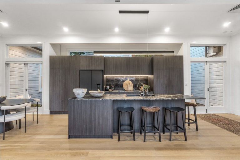 Photo of property in 21 St Aubyn Street, Devonport, Auckland, 0624