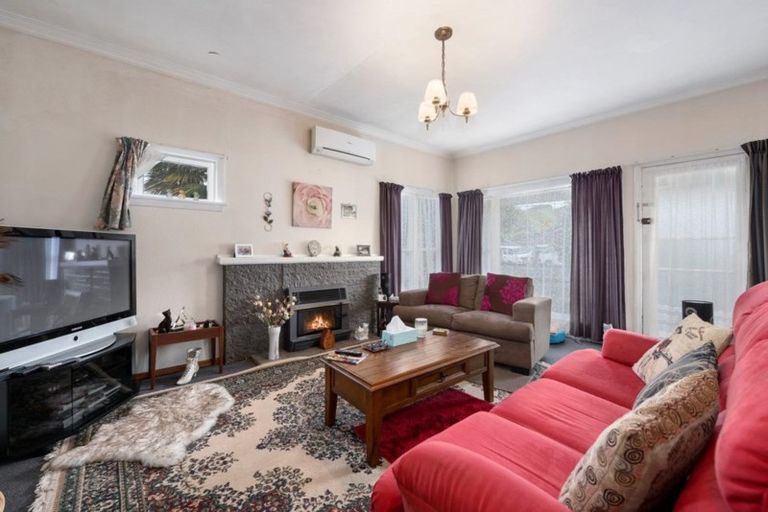 Photo of property in 4/4a Oak Street, Ebdentown, Upper Hutt, 5018