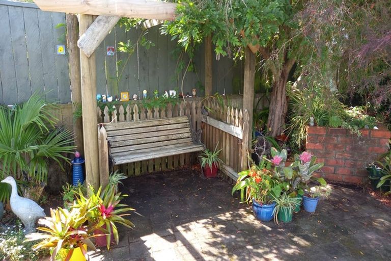 Photo of property in 6 Linda Place, Saint Johns Hill, Whanganui, 4501