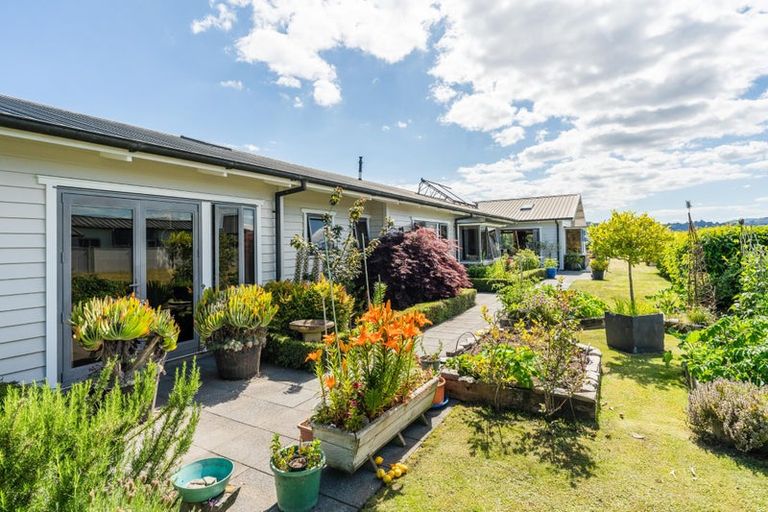 Photo of property in 32 Kuiwai Drive, Rainbow Point, Taupo, 3330