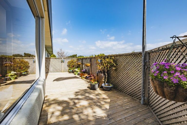 Photo of property in 26 Marchant Place, Westown, New Plymouth, 4310