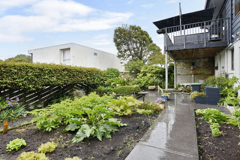 Photo of property in 1 Rockview Place, Mount Pleasant, Christchurch, 8081