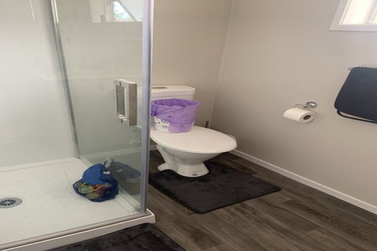 Photo of property in 1/15 Gloaming Place, Conifer Grove, Takanini, 2112