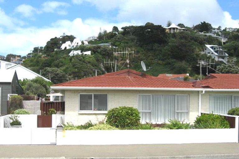 Photo of property in 71 Marine Parade, Seatoun, Wellington, 6022