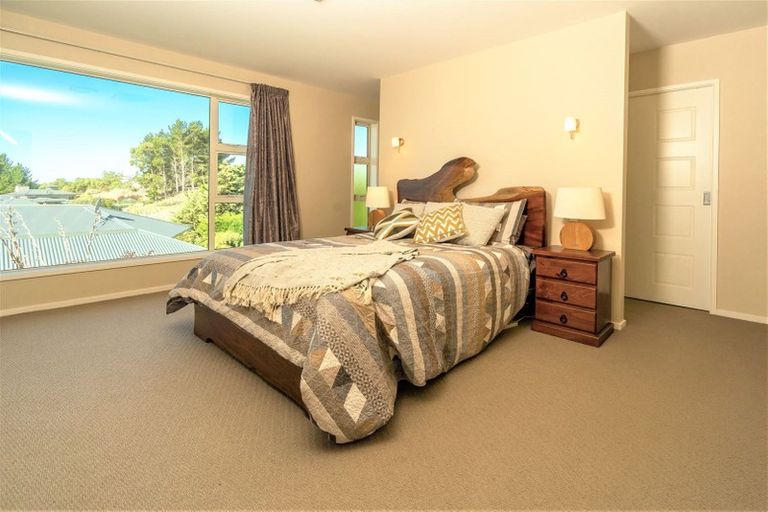 Photo of property in 11 Signal Hill Road, Mount Pleasant, Christchurch, 8081