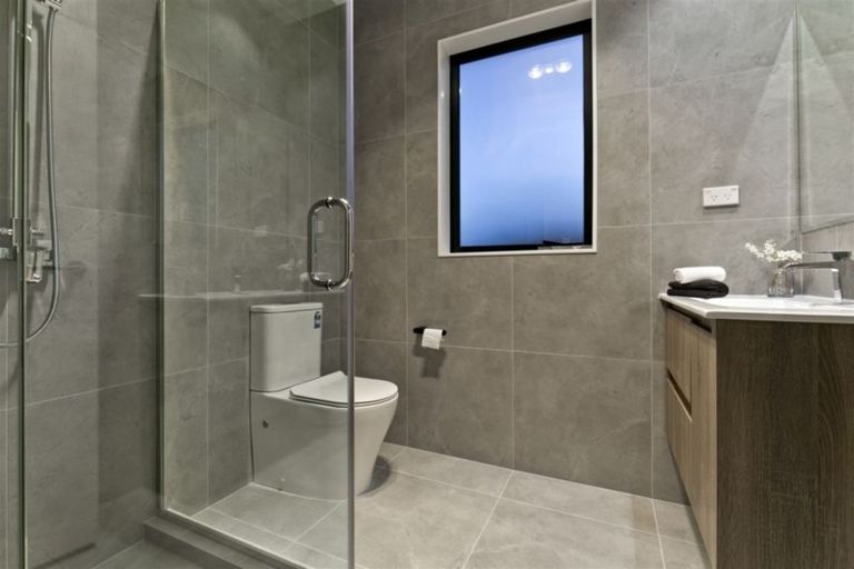 Photo of property in 7 Len Ireland Drive, Kumeu, 0810