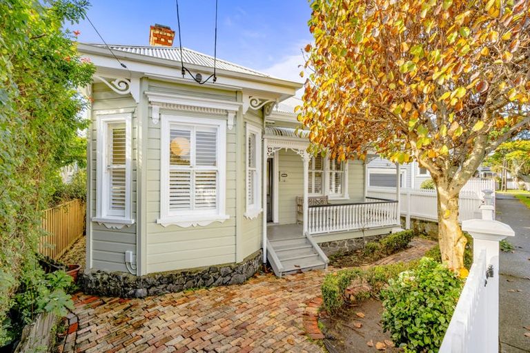 Photo of property in 12 Wynyard Road, Mount Eden, Auckland, 1024
