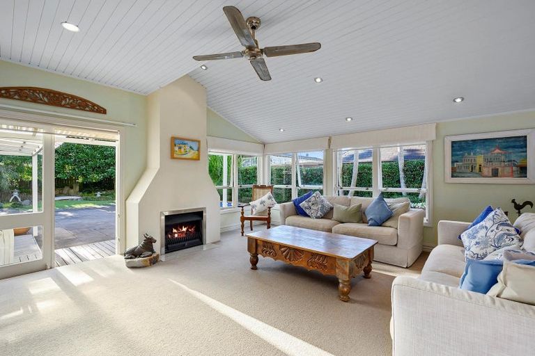 Photo of property in 12 Cecil Road, Milford, Auckland, 0620
